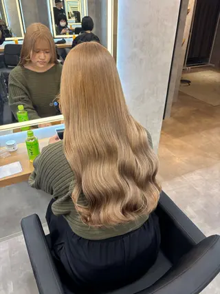 ロング カラー パーマ ヘアアレンジ 透明感ブリーチカラー 🌈TOMOHIROのヘアスタイル