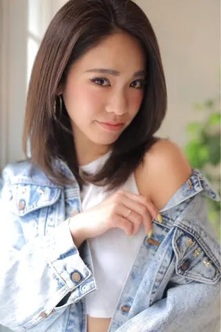 ミディアム カラー ✖️リーアキト LEEAKITO✖️のヘアスタイル