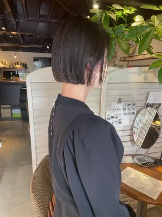 ショート カラー 吉川 愛美李のヘアスタイル