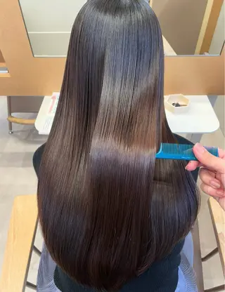 ロング チグサ ミウのヘアスタイル