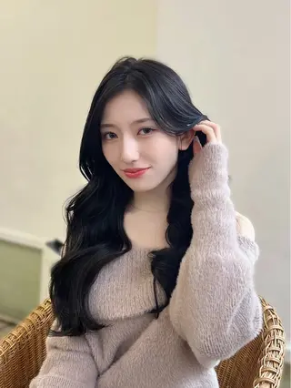 ロング カラー ヘアアレンジ hazuki🐈⬛ 透明感カラーのヘアスタイル