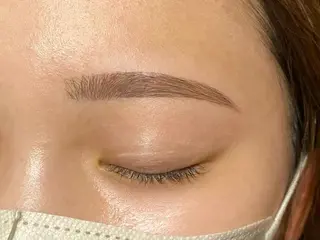 アイブロウ 粟津 愛里香のマツエク・マツパデザイン