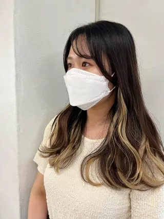 カラー エクステ ハイトーン 💭黒崎ハルカのヘアスタイル