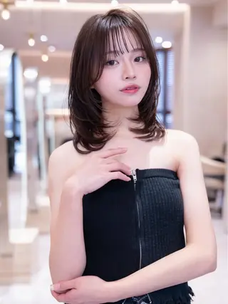 ミディアム レイヤー似合わせ 透明感カラーりきやのヘアスタイル