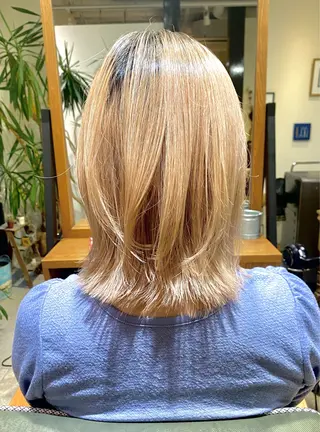ミディアム LiC えりのヘアスタイル