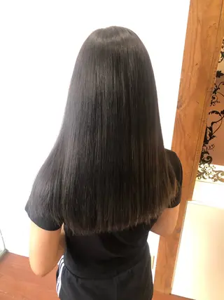 ロング カラー 松葉 幸代のヘアスタイル