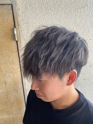 カラー メンズ 中西 彩愛のヘアスタイル