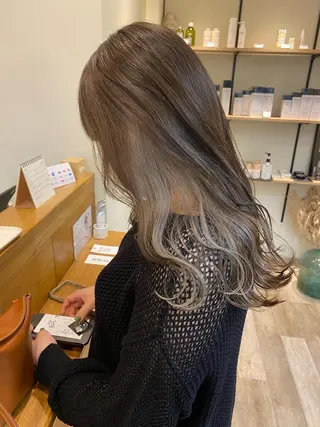 ロング 奈良 彩華のヘアスタイル