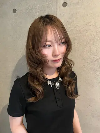 セミロング 広香🪽ハイトーン/ レイヤー/ヘアセットのヘアスタイル