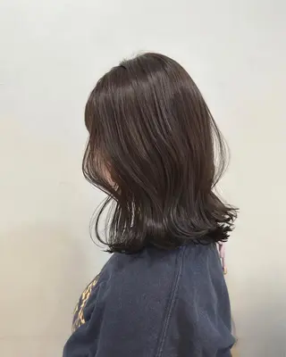 ミディアム カラー TRENCH　相澤 果歩のヘアスタイル