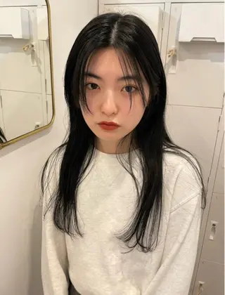 ロング Shion/ レイヤー/髪質改善のヘアスタイル