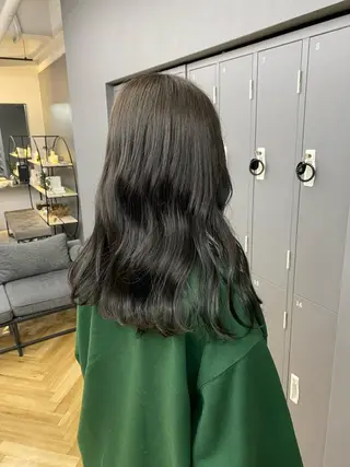 ロング カラー 重里 瑠花のヘアスタイル