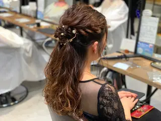 ヘアアレンジ ツイスパ・波巻き 🩵片平和香奈のヘアスタイル