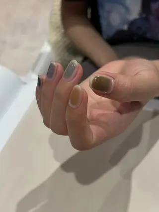 ショート カラー ネイル マツエク・マツパ アイブロウ ar. harajukuのネイルデザイン