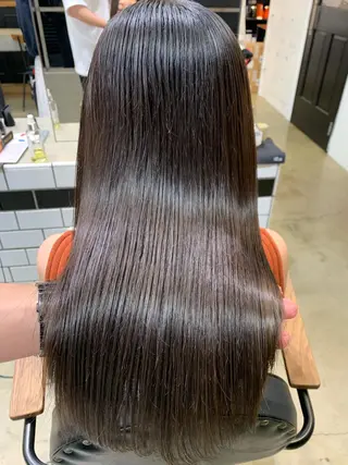 ロング カラー トップ スタイリストのヘアスタイル