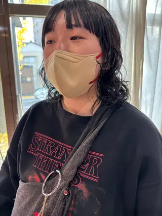 ミディアム パーマ 小日向 沙織のヘアスタイル