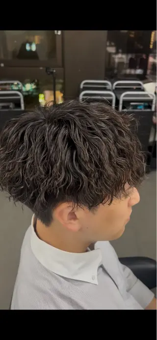 ショート パーマ メンズ 渋谷／ブリーチ／ カラーモデル／はるとのヘアスタイル