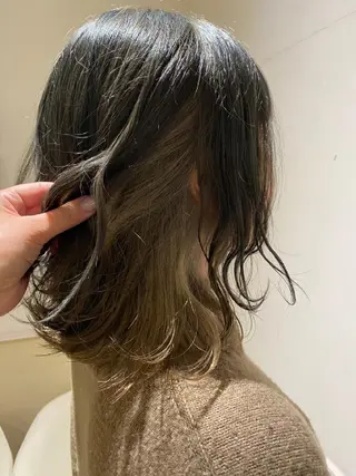ミディアム カラー alushe 岡 陽子のヘアスタイル