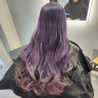ロング カラー ツヤ髪✨縮毛矯正 ハイトーンカラーのヘアスタイル