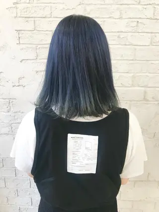 ミディアム カラー オリーブ/アッシュ やわらか透明感カラーのヘアスタイル