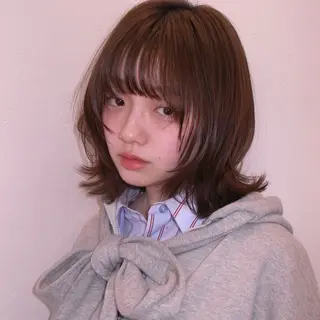 ミディアム カラー ベージュ/透明感/ 桃子🎀のヘアスタイル