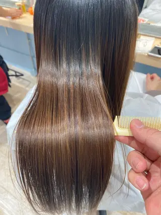 ロング 若山 敦のヘアスタイル