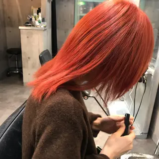 セミロング カラー ホワイト&レイヤーカ ットエクステ長畠俊輔のヘアスタイル