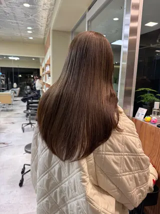 ロング カラー KOHNO ナチュラルデザインのヘアスタイル