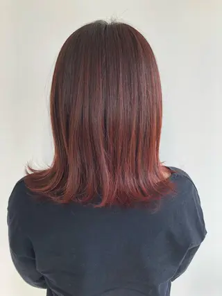 ミディアム カラー 松浦 圭希のヘアスタイル