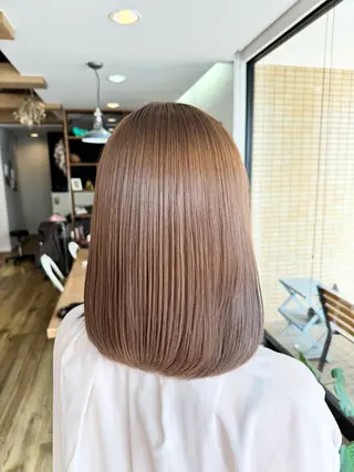 ミディアム カラー ツキダテ ユイのヘアスタイル
