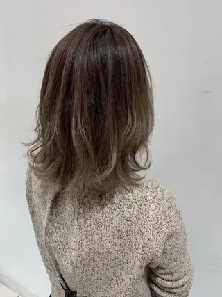 ミディアム カラー 農添 杏のヘアスタイル