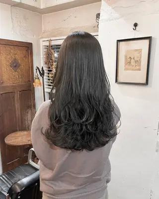 ロング カラー 暗髪とオリーブ🌿 渡辺拓人のヘアスタイル