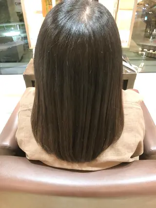 セミロング カラー 小宮 真理奈のヘアスタイル