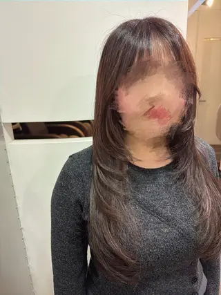 ロング カット｜ハイトーン｜ Suzukaのヘアスタイル