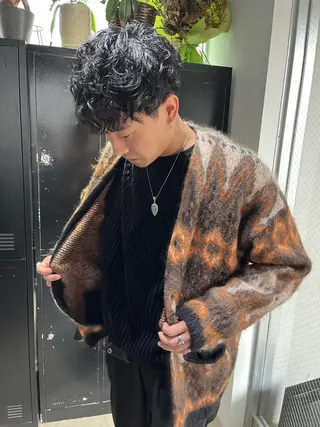 ミディアム パーマ メンズ ミルクティーベージュ ブリーチ 店長 清水のヘアスタイル