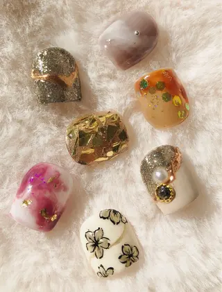ネイル Moons nail 💅✨のネイルデザイン