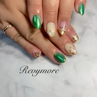 ミディアム ネイル nail salon Revymoreのネイルデザイン