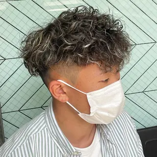 カラー メンズ 渋谷/フェード/ 國分 翔のヘアスタイル