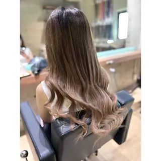 ロング 人気１位🎀有名人も 通う🫅韓国髪専門○のヘアスタイル