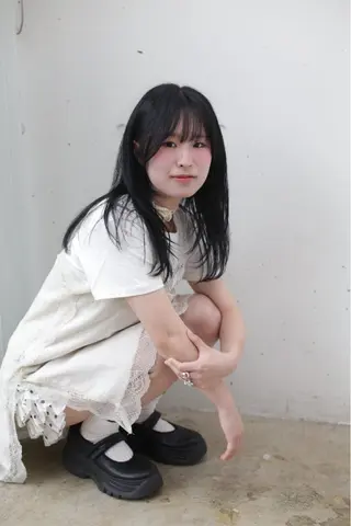 セミロング カラー みぞぐち じゅりのヘアスタイル