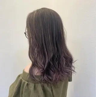 カラー ツノガイ エリのヘアスタイル