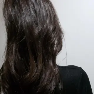 ロング パーマ カラー 饒平名 知也のヘアスタイル