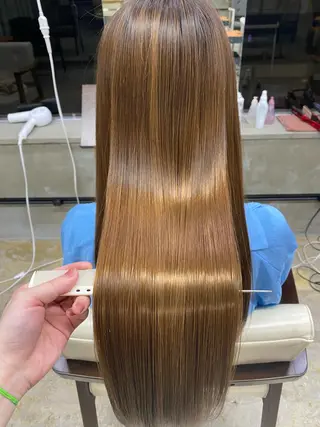 ロング 茜璃/ブリーチカラー /レイヤーカットのヘアスタイル