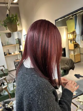 セミロング カラー 金ウンス 髪質改善カラーのヘアスタイル