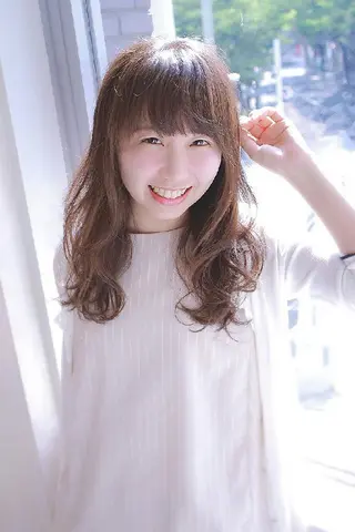 セミロング カラー パーマ 伊藤 功士のヘアスタイル