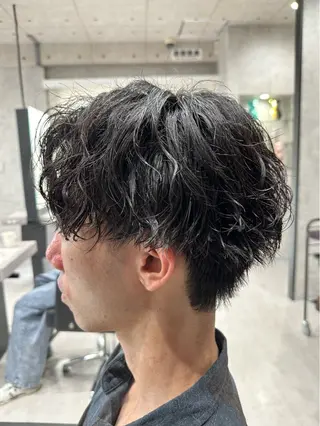 ショート パーマ メンズ ユウ🪄 パーマ指名No1のヘアスタイル