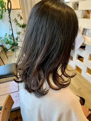 ミディアム カラー chill out 南塚口本店のヘアスタイル