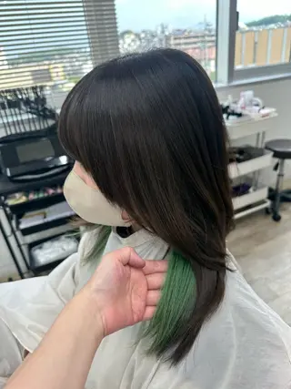 セミロング カラー COCO .のヘアスタイル