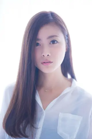 ロング カラー 山口 彩海のヘアスタイル