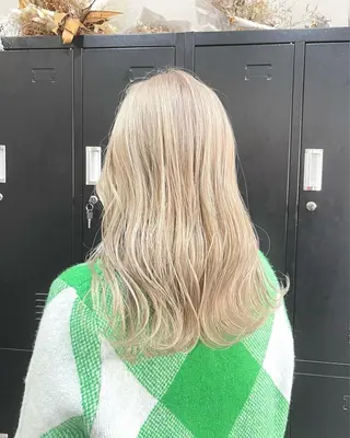 ミディアム カラー パーマ ヘアアレンジ メンズ キッズ ネイル マツエク・マツパ 切りっぱなしヘアボブ ミディアムヘアRYOのヘアスタイル